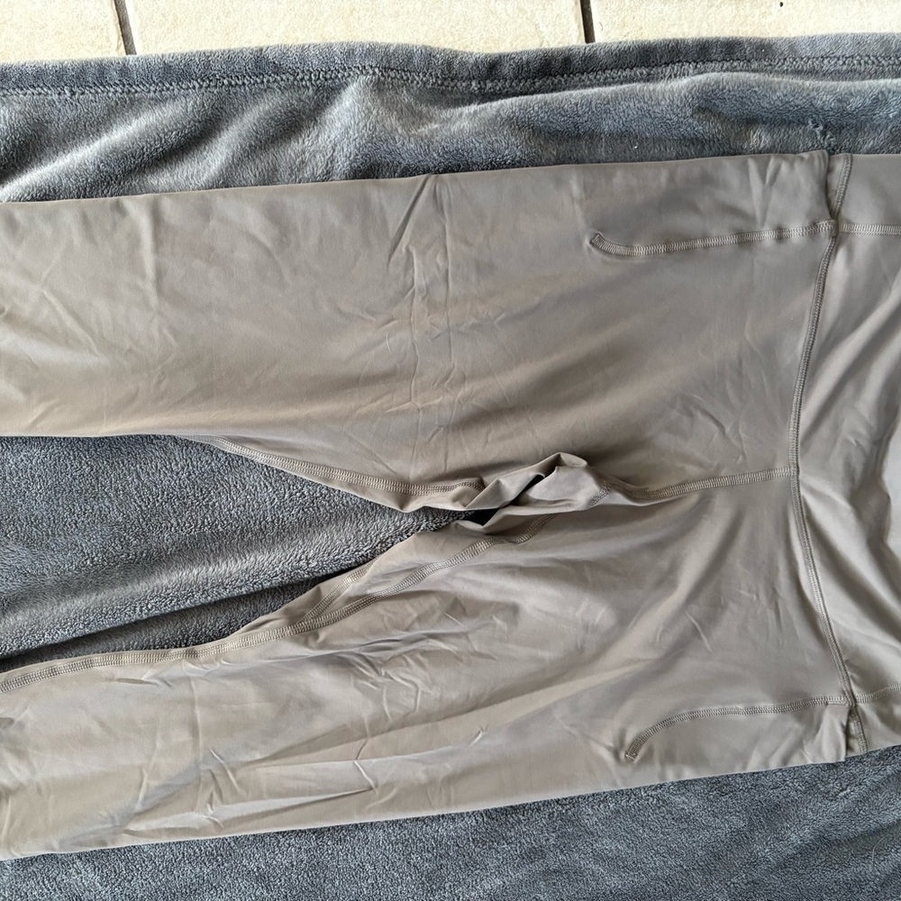 Under Armour Women's Gray Leggings - Picture 2 of 4
